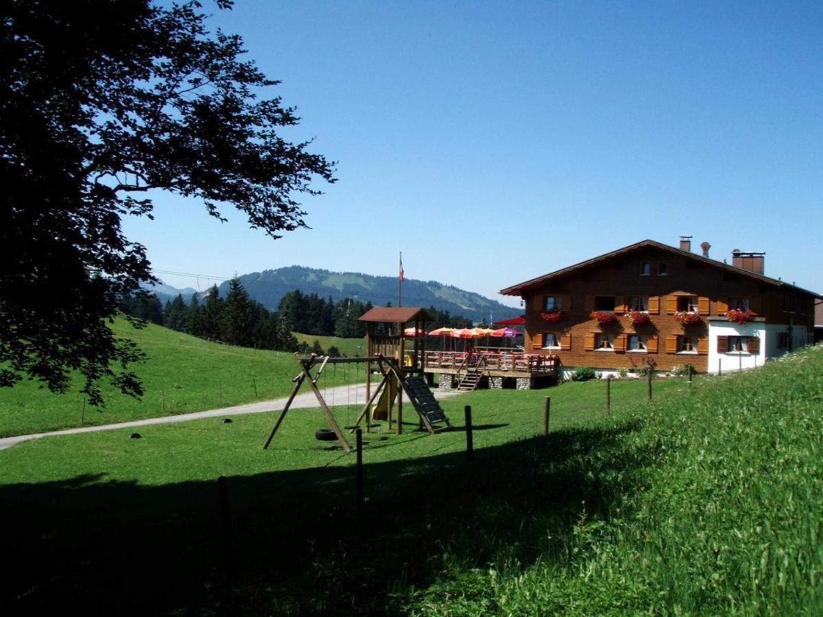 Alpengasthof Brueggele Hotel Alberschwende Bagian luar foto